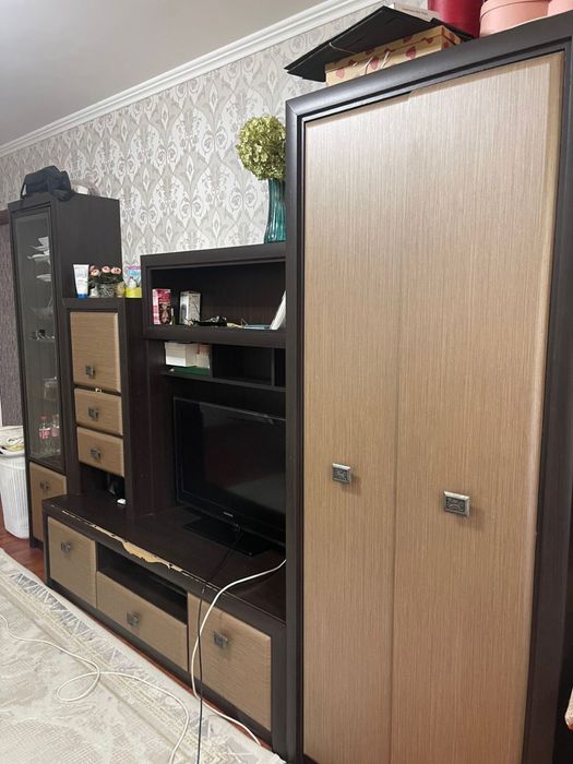 Шкаф с полками для гостиной