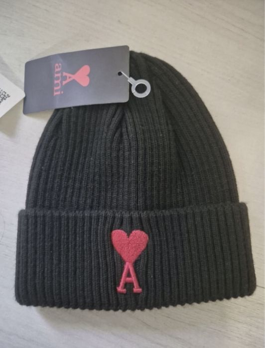 Vând căciuli tip Moncler, The North Face, Lacoste si Ami. SUNT NOI!