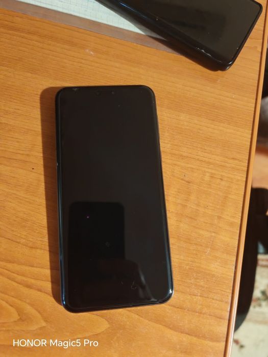 Vând schimb honor magic 7 pro