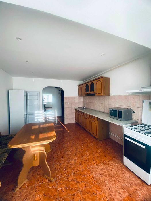 APARTAMENT - 2 camere - CHIRIE - Onesti (250€)