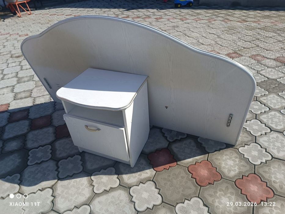 Продам кровать и тумбу