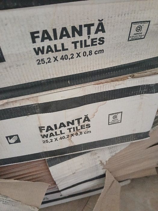 Faianță albă- 15m pătrați + decor