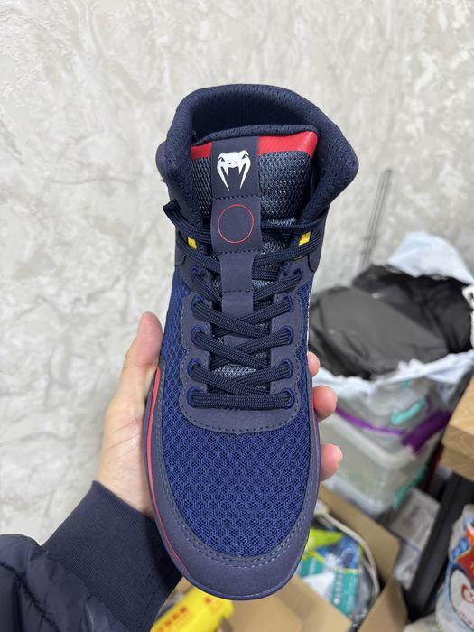 Продаеться борцовка Venum elite wrestling 41 размер.