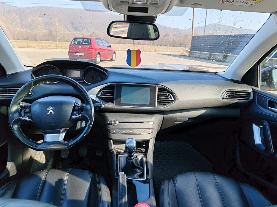 Peugeot 308 1.6 HDi 2014 – Piele, Plafon Panoramic, Întreținută