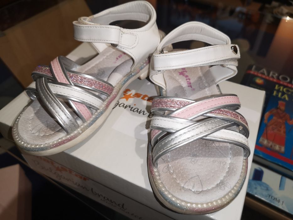 Обувки за госпожица