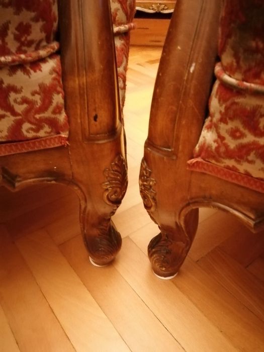 Масивни дървени мебели