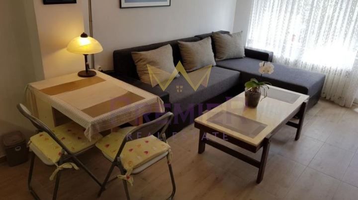 Дава се под наем Двустаен апартамент в Варна, ВИНС - 68 кв.м за 408 € - Снимка #2