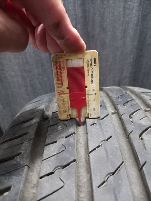 Vând 4 cauciucuri vara 225/50/r17