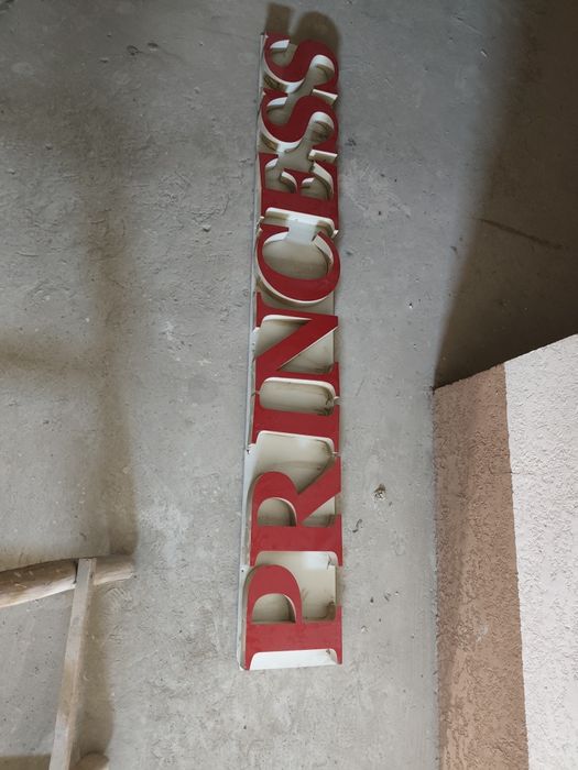 Reklama bukva PRINCESS tayyorlangan ol
