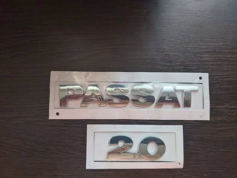Продам на Пассат Б5 шильдик.