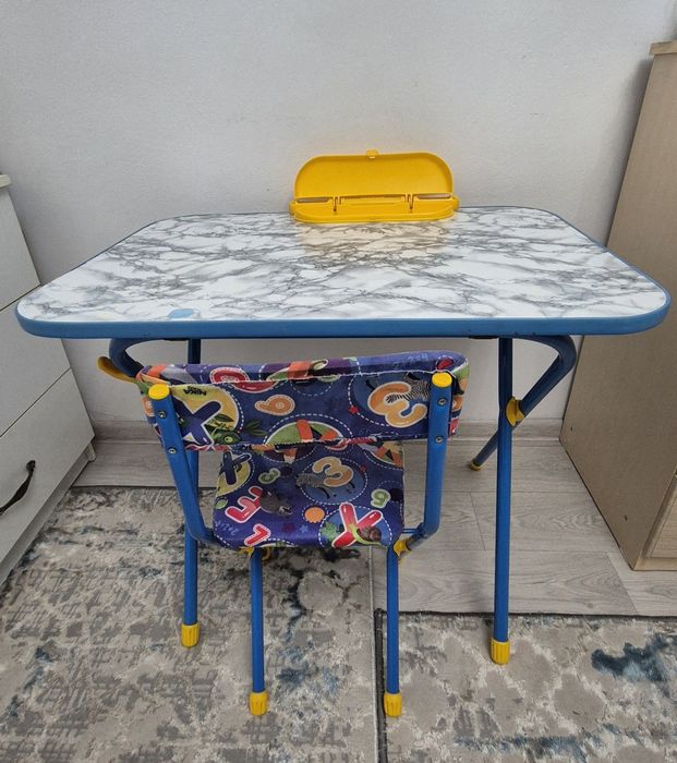Продам детский столик со стульчиком