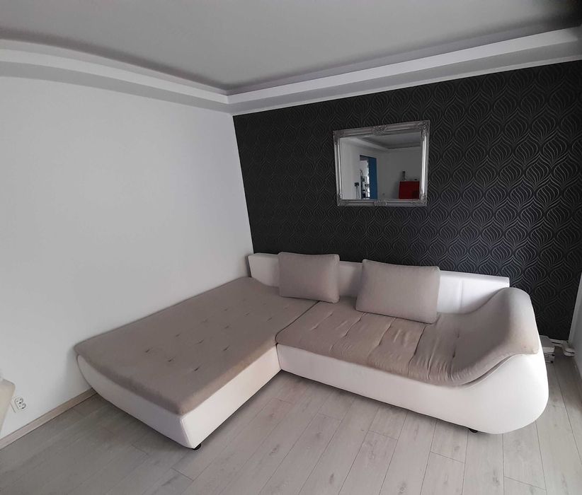 Colțar extensibil cu ladă de depozitare...