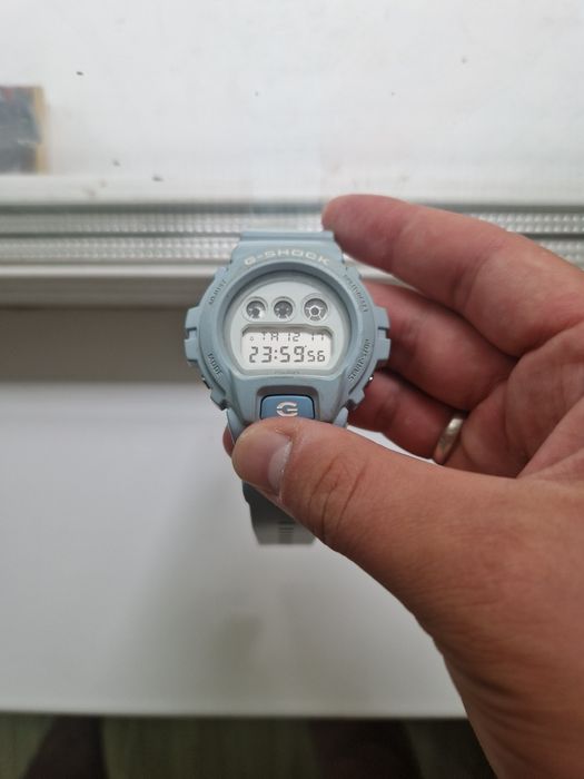 Продам часы Casio G-Shock DW6900 SG-2adr