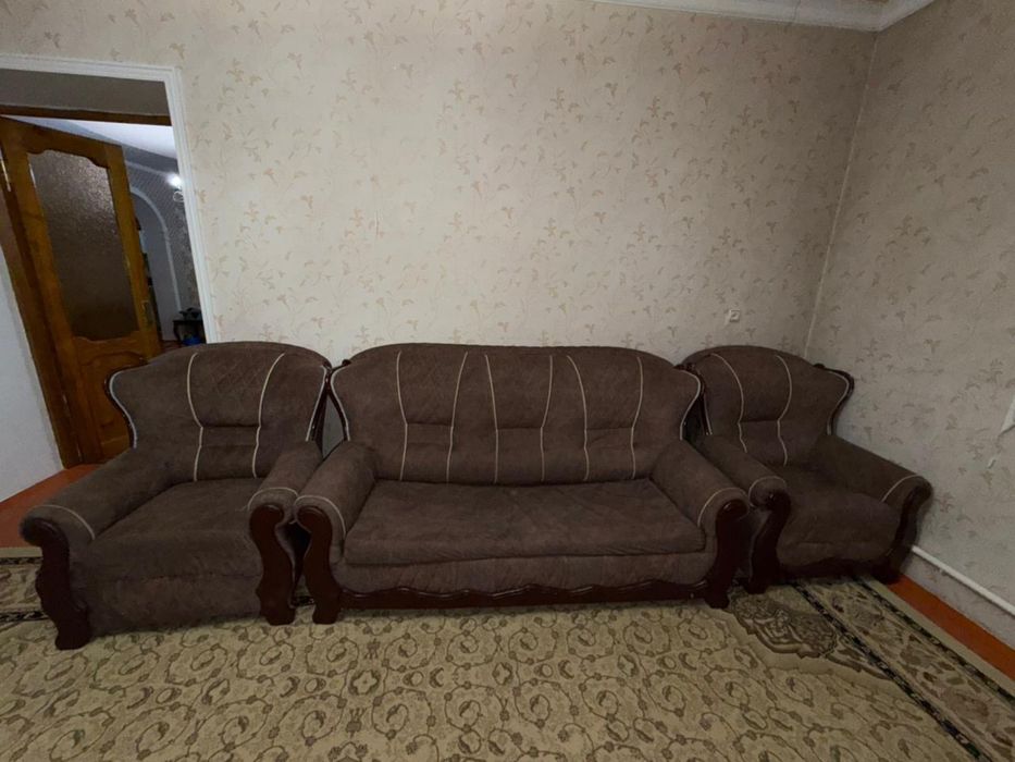Диван + 2 кресло (3+1+1) жақсы жағдайда
