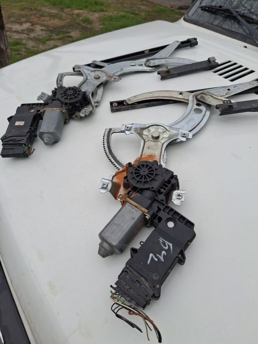 Продам стекло падёмник на пассат б 4