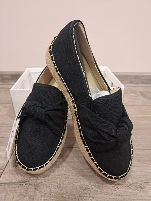 Дамски черни обувки