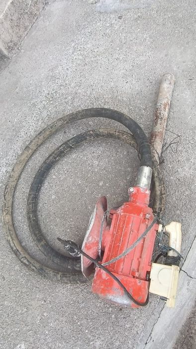 Вибраторы Б/у 2 штуки 35000 Т.т.