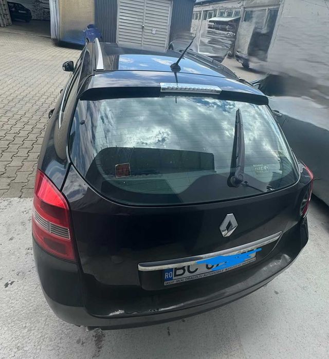 Renault Laguna 2.0 dCi 110 CP – 2008 – 2.000 €