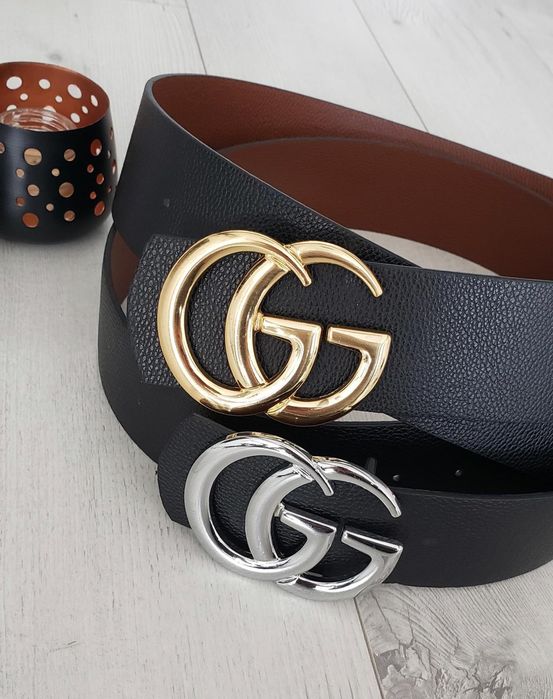 Дамски колани с метална тока.