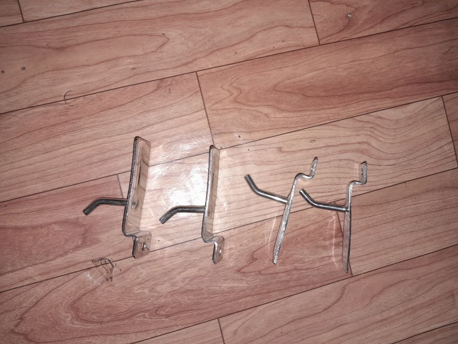 Крючки на экономпанели. Для эконом панелей