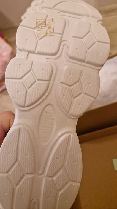 Маратонки Бели -35 номер НОВИ