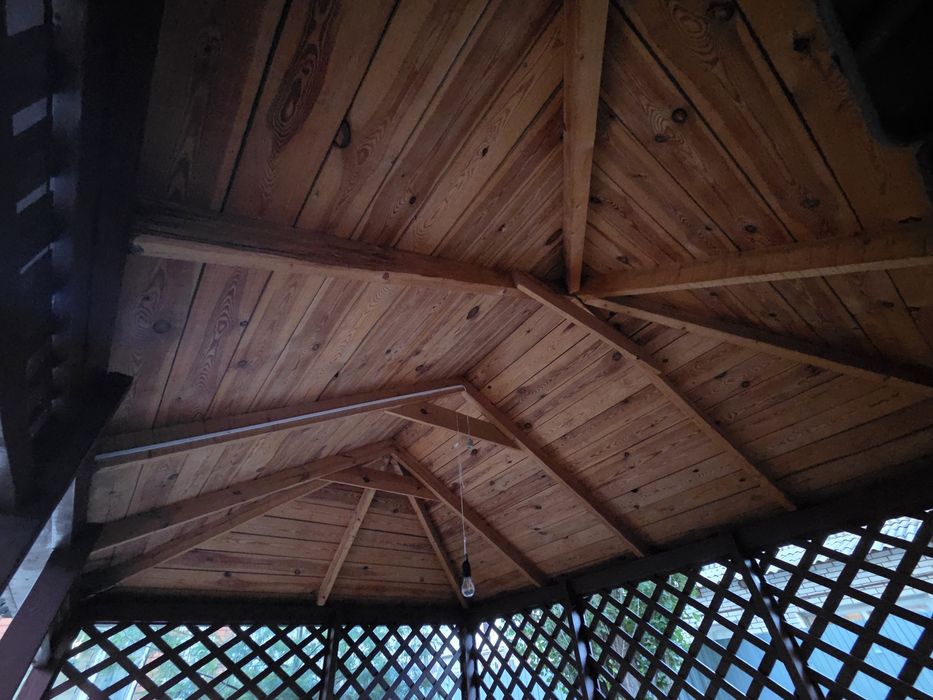 Деревянная беседка