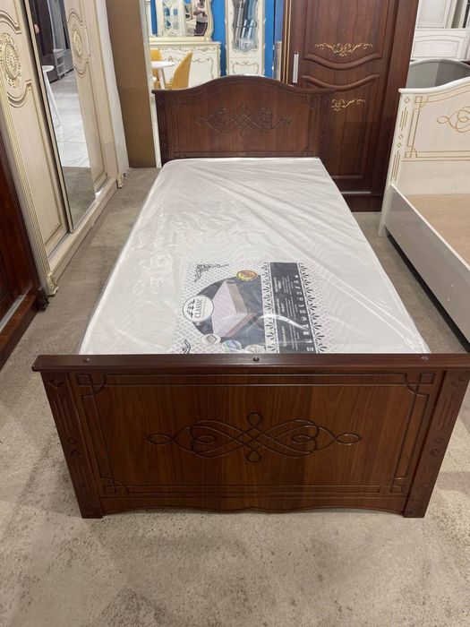 Кроват (роза) карават