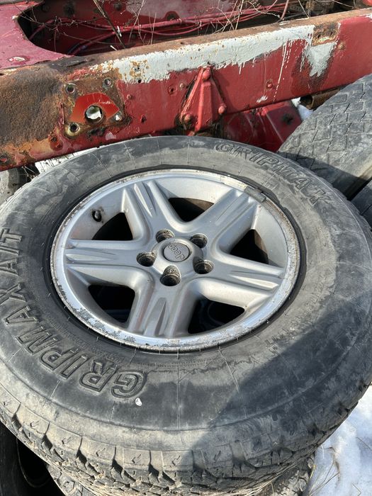 Гуми с джанти за JEEP CHEROKEE  16 цола ZJ или XJ  5 броя