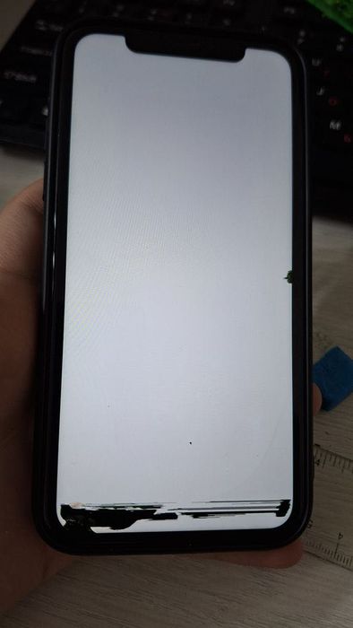 iPhone 11 64GB 73AKB