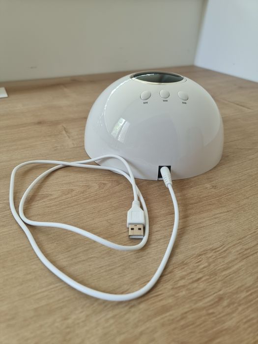 Lampa UV pentru unghii