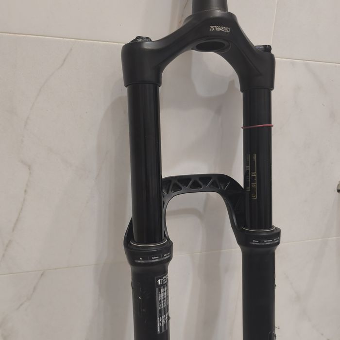 Rock shox Yari/ Lyrik