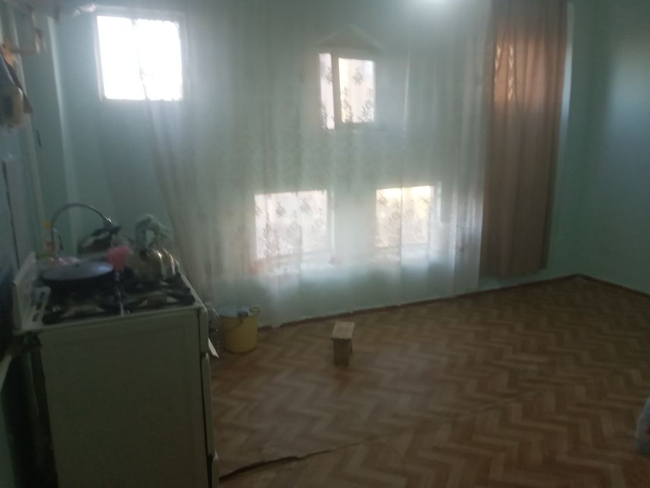 Срочно продаеться 3х еомнатная в керпичном доме 4 этаж 22 мик