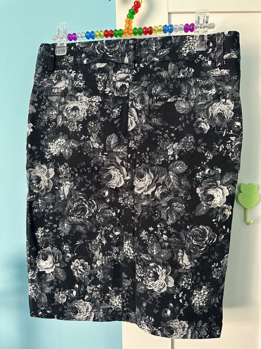 Пола Dika около коляното