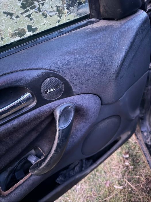 BOSE аудио система, кожени седалки, волан от Alfa Romeo 147