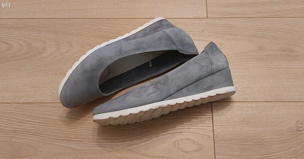 Pantofi gri perlat, piele intoarsa, comozi, eleganti