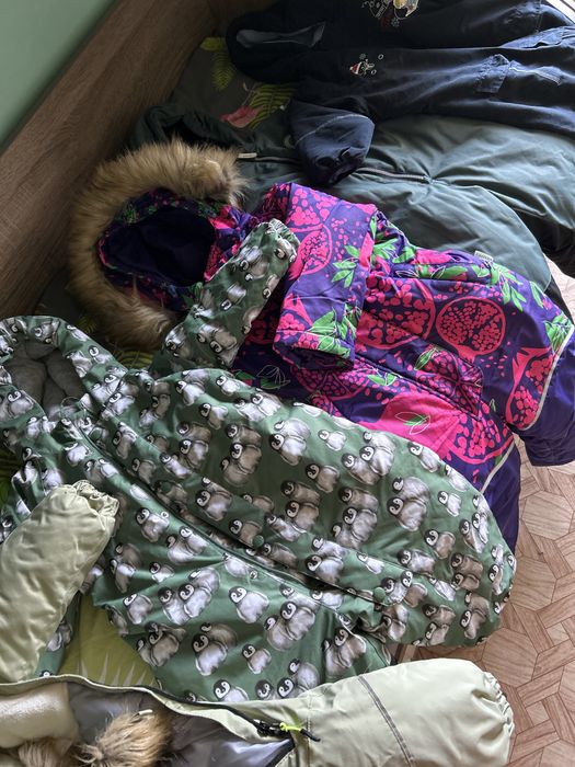 Продам детские комбезы