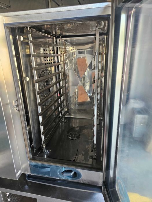 Конвектомат Rational / Рационал SCC101G - 10 тави , на газ LPG