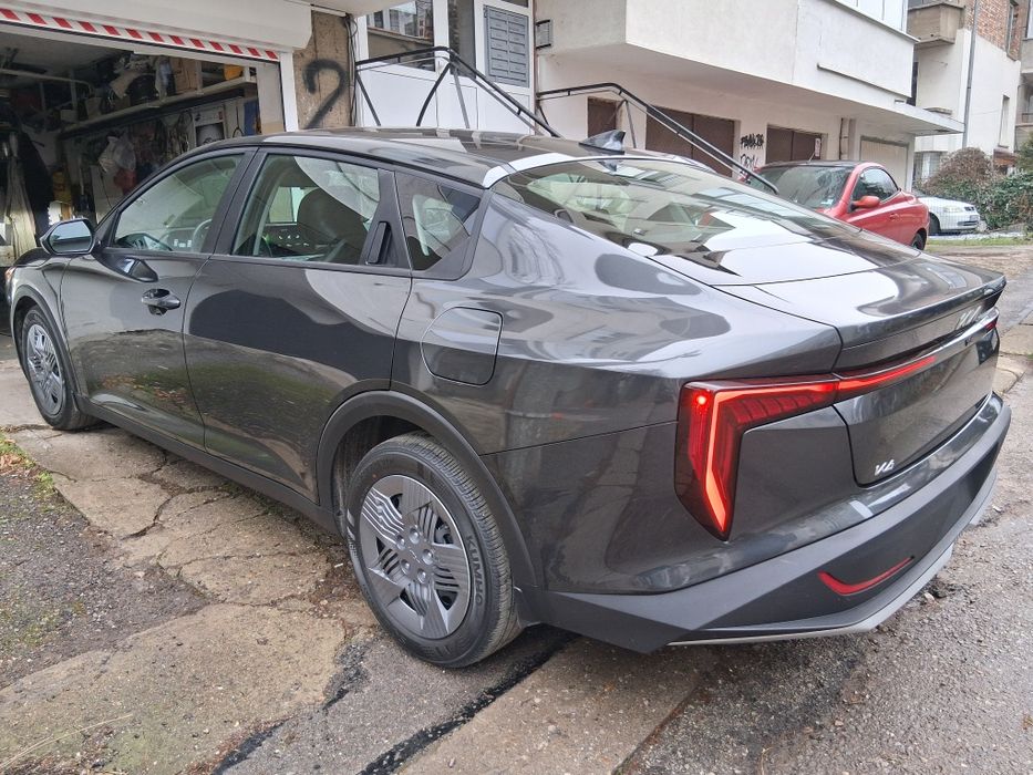 Киа   К4  LX 2.0  18500km