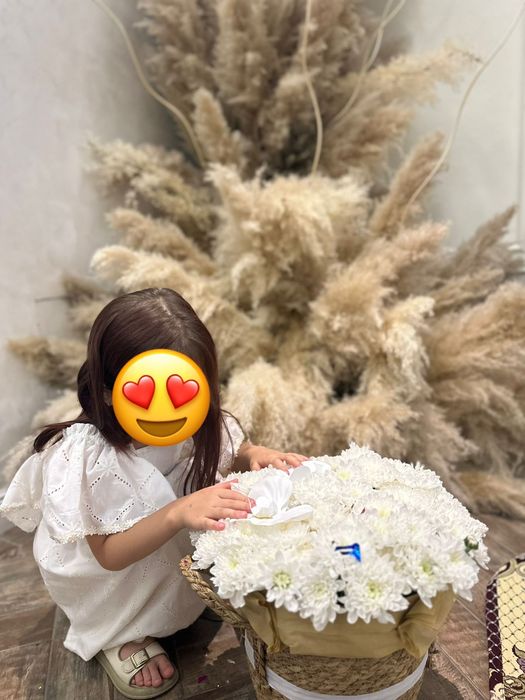 Арзан бағада букет гүлдер сатылады.