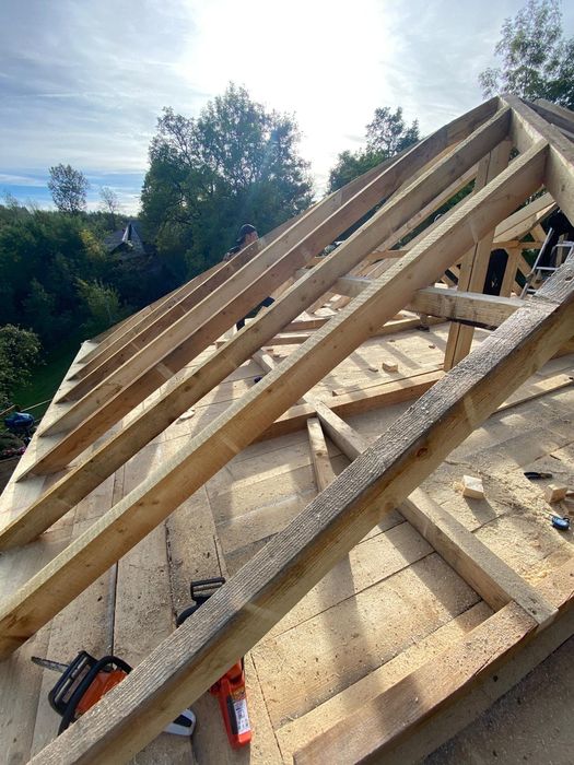 Firma acoperisuri coplete cu materiale de la AlaZ