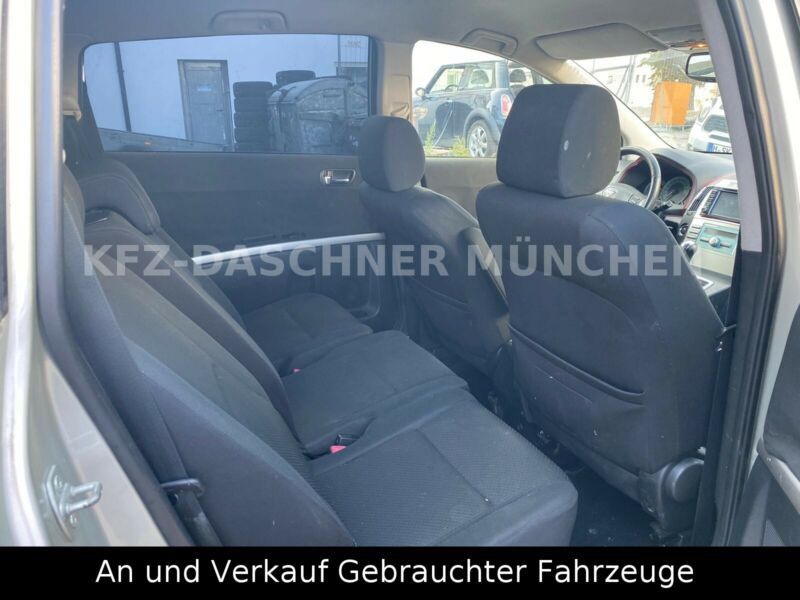 Toyota corolla verso на части