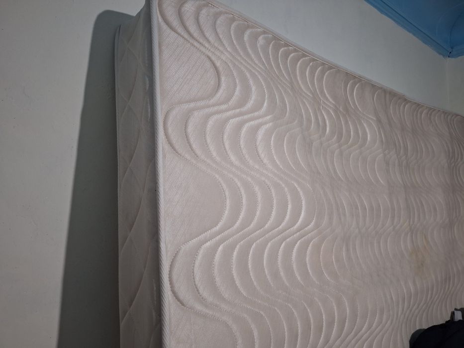 Matras Uzunligi 211sm eniga 167 sm