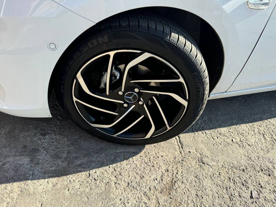 Diska balon sotiladi  215/50/r17