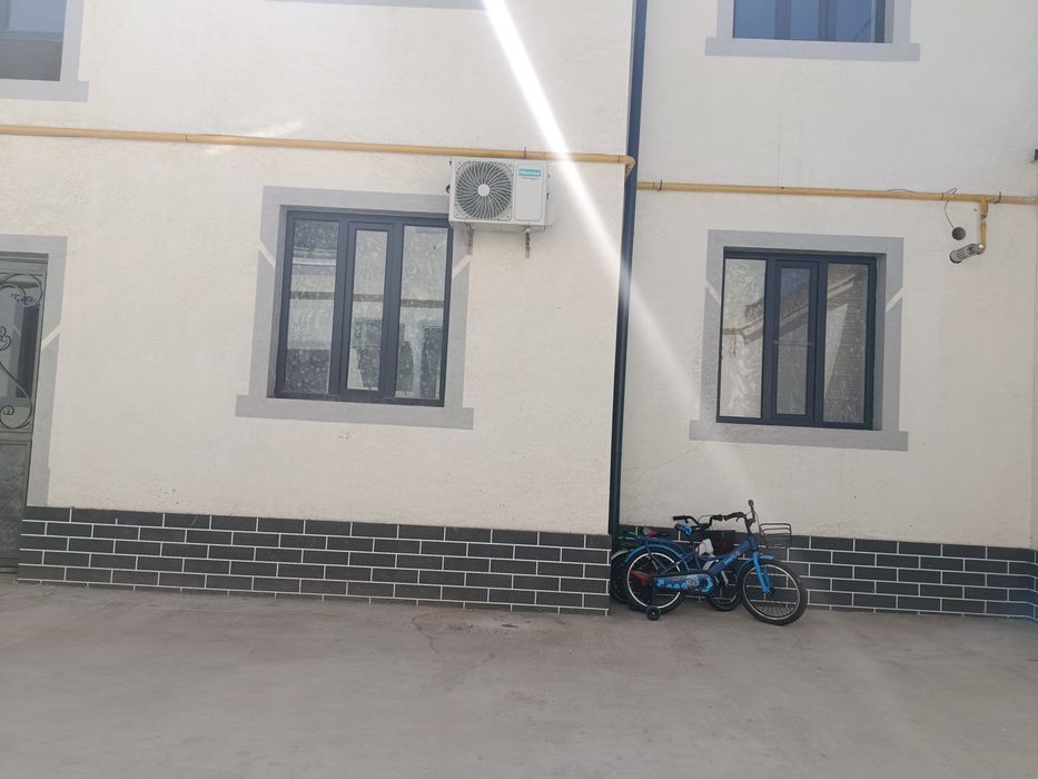 1 xonali uy sotiladi