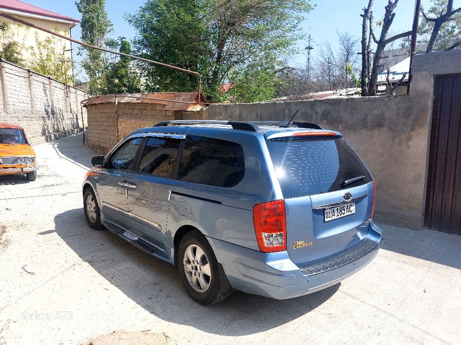 KIA carnival срочно
