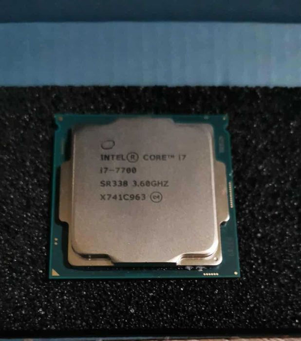 Intel  Core i7-7700