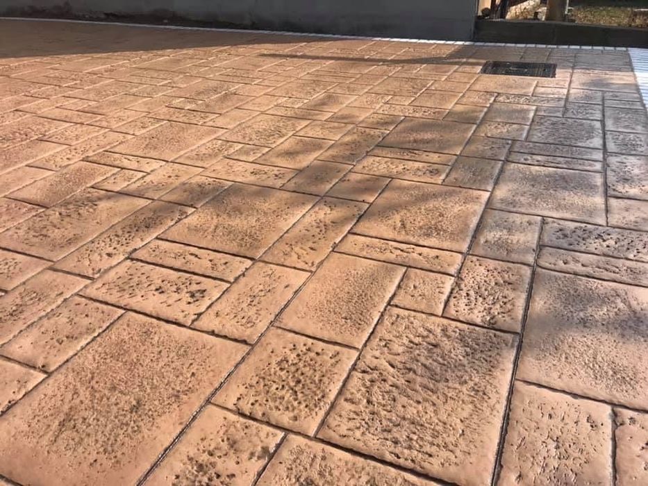 Decorațiuni din beton amprentat curti gradin garduri case scari