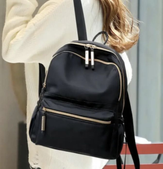 Спортно-елегантна дамска раница за всекидневна употреба