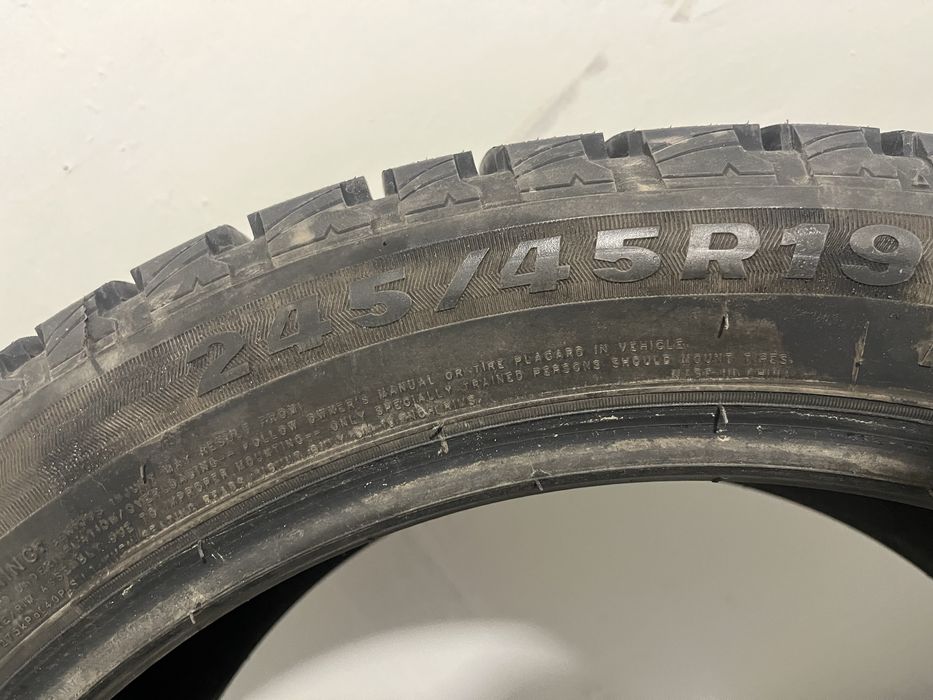 Продам комплект резины 245/45/19