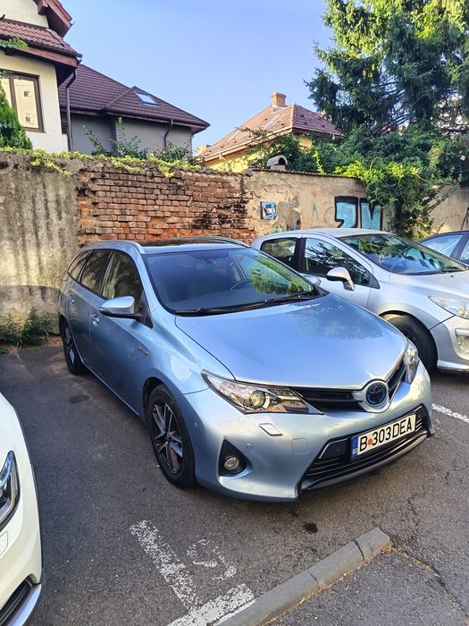 Toyota Auris hybrid 2014